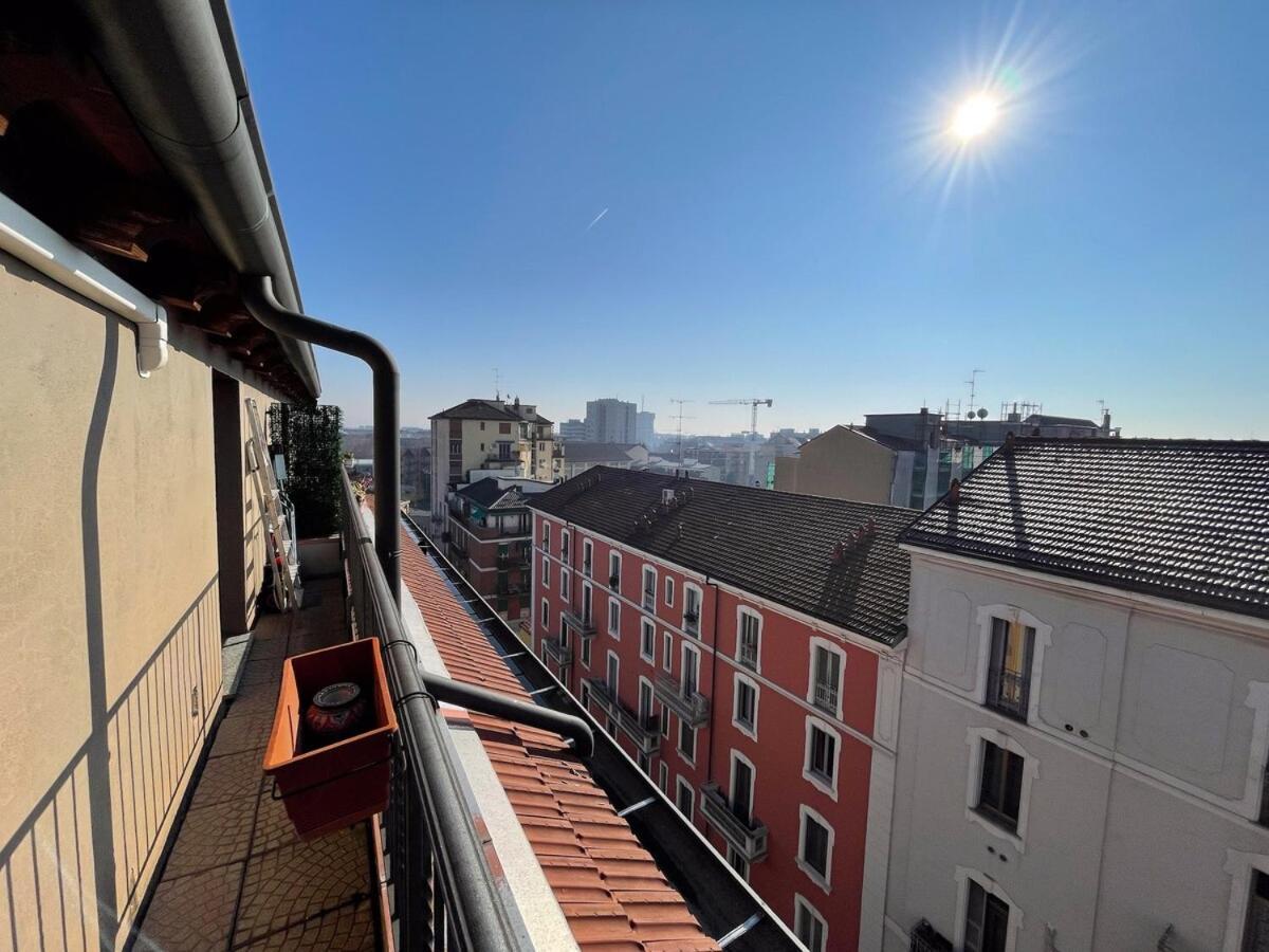 The Urban Nest 2, Spacious, Wifi And Near The Red Metro