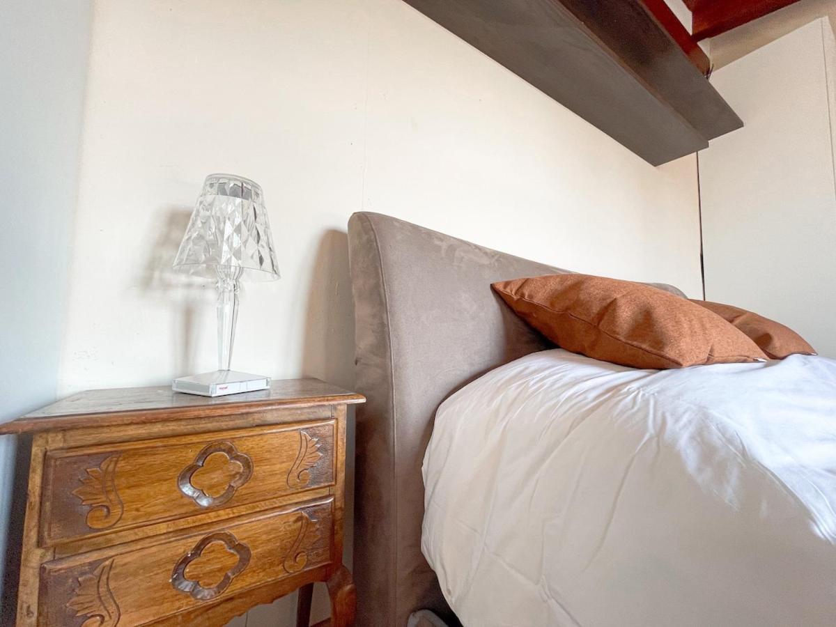 The Urban Nest 2, Spacious, Wifi And Near The Red Metro Appartement *