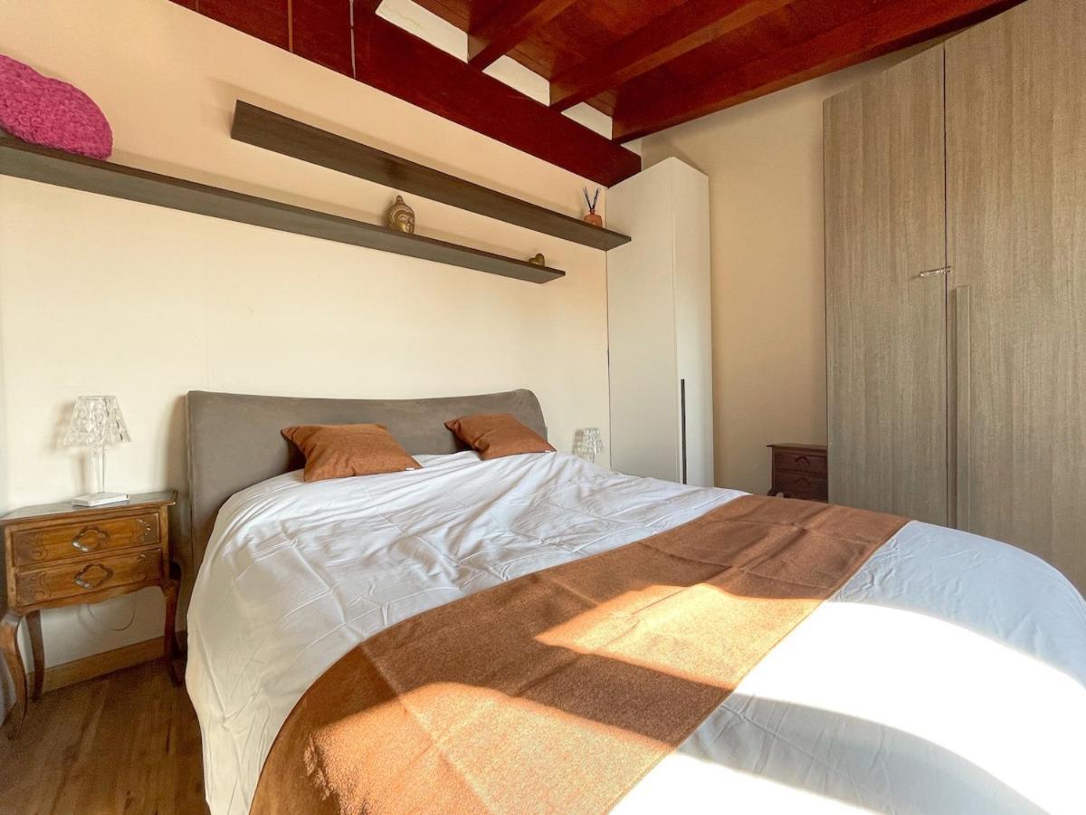 Appartement The Urban Nest 2, Spacious, Wifi And Near The Red Metro *